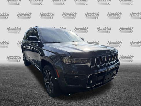 Used 2021 Jeep Grand Cherokee L Overland w/ Luxury Tech Group IV AWD/4WD image 2