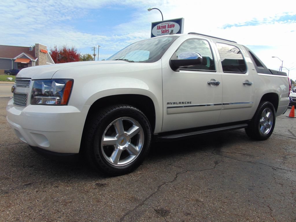 Used 2010 Chevrolet Avalanche LTZ AWD/4WD image 7