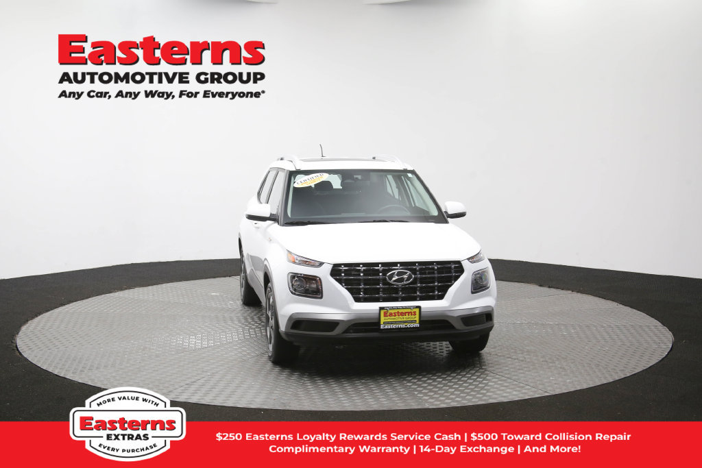 Used 2025 Hyundai Venue SEL FWD image 55
