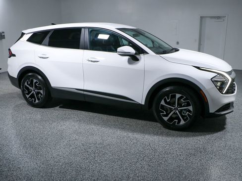 Used 2023 Kia Sportage EX image 6