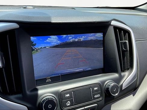 Used 2022 GMC Terrain SLT image 11