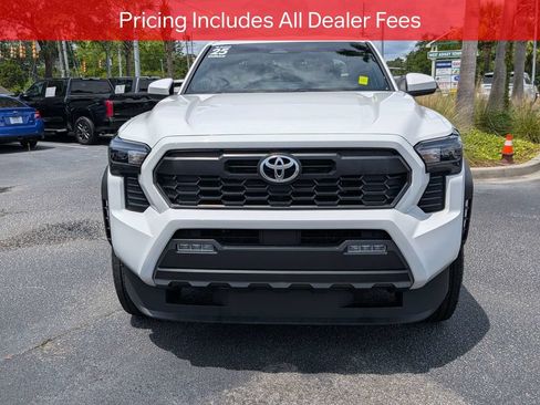 Certified 2025 Toyota Tacoma TRD Off-Road AWD/4WD image 10