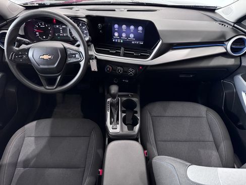 Certified 2024 Chevrolet Trax LS FWD image 11