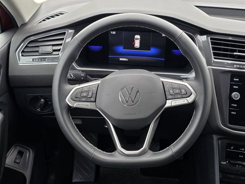 Used 2022 Volkswagen Tiguan SE AWD/4WD image 25