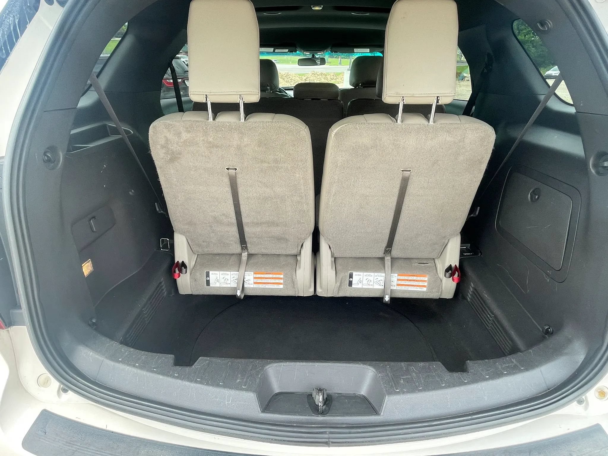 Used 2014 Ford Explorer XLT w/ Equipment Group 202A AWD/4WD image 33