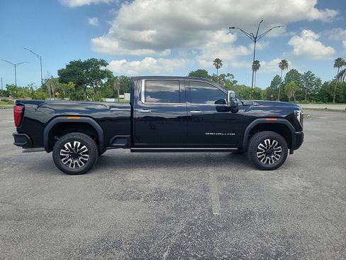 Used 2024 GMC Sierra 2500 Denali Ultimate AWD/4WD image 5