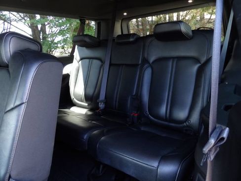 Used 2024 Jeep Wagoneer L Series II w/ Flexible Seating Group AWD/4WD image 13