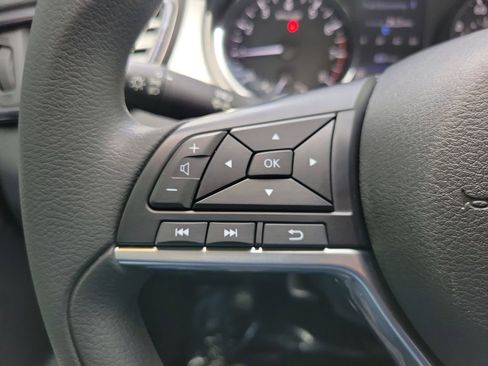 Used 2018 Nissan Rogue S FWD image 20