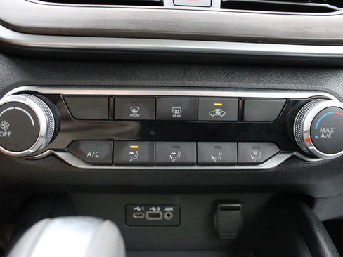 Used 2025 Nissan Altima 2.5 SV FWD image 36