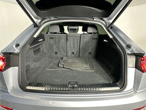 Used 2019 Audi Q8 Premium Plus AWD/4WD image 27