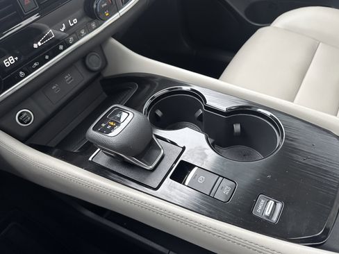 Used 2023 Nissan Rogue SL image 21