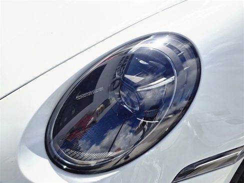 Used 2022 Porsche 911 Turbo S image 7