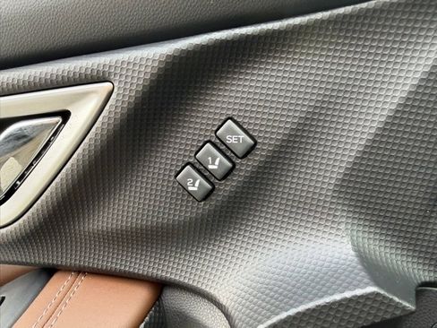 Used 2019 Subaru Forester Touring image 16