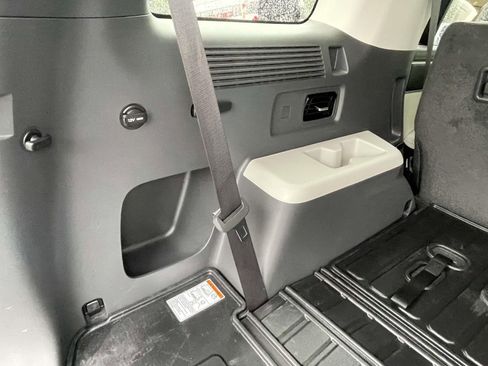 Used 2025 Hyundai Santa Fe SEL FWD image 6