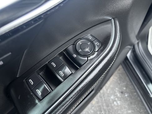 Used 2021 Buick Envision Essence w/ Sport Touring Package image 17