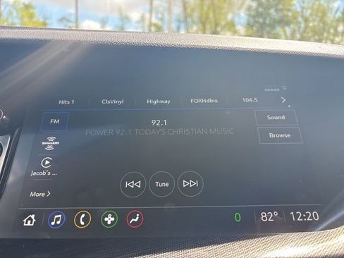 Used 2023 Buick Envision Essence image 28