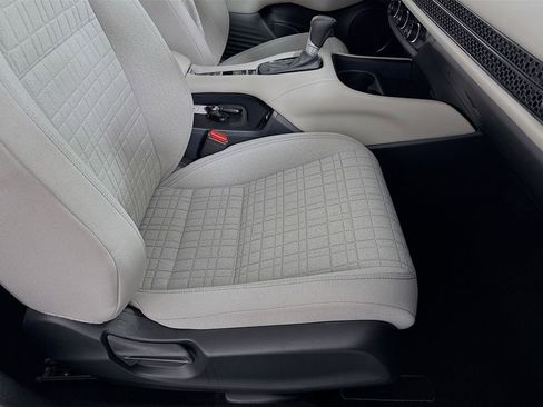 Certified 2023 Honda HR-V LX image 34