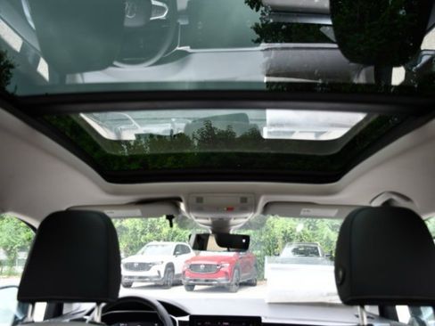 New 2025 Volkswagen Taos SE image 28