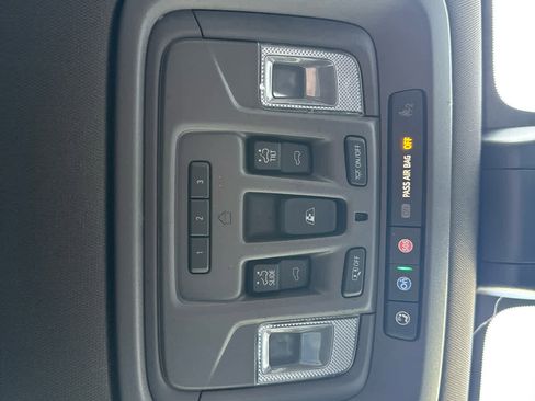 Used 2023 GMC Sierra 3500 Denali w/ Technology Package image 28