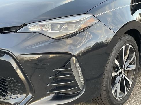 Used 2017 Toyota Corolla SE image 32