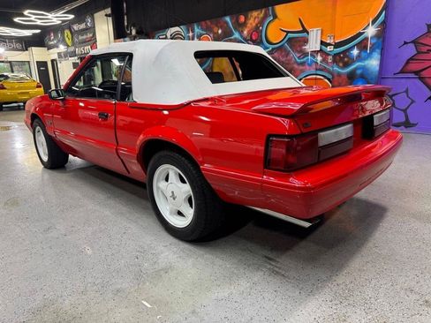 Used 1992 Ford Mustang LX RWD image 3