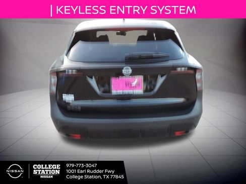 Used 2025 Nissan Kicks SV image 5