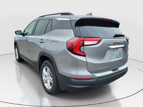 Used 2023 GMC Terrain SLE w/ Driver Convenience Package FWD image 3