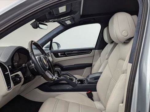 Used 2021 Porsche Cayenne GTS w/ Premium Package Plus AWD/4WD image 9