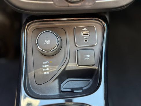 Used 2019 Jeep Compass Limited AWD/4WD image 23