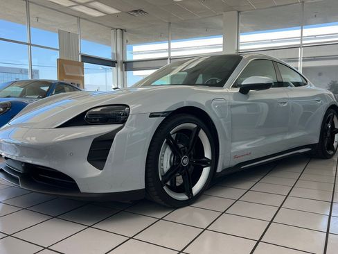 Used 2022 Porsche Taycan 4S image 8