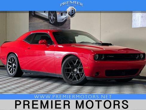 Used 2016 Dodge Challenger R/T Plus RWD image 1