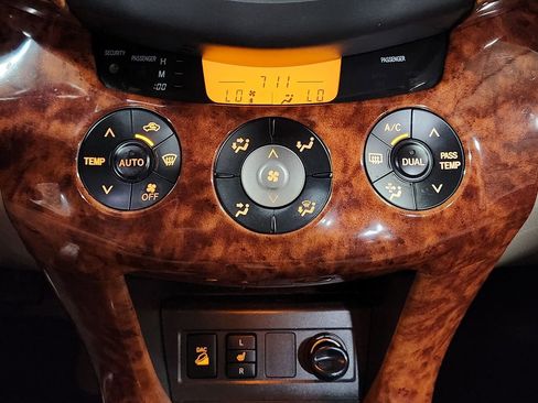 Used 2007 Toyota RAV4 Limited image 38