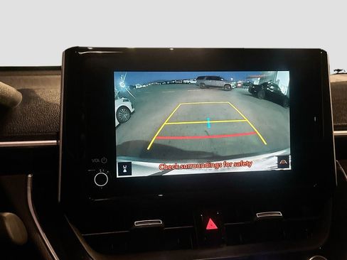 Used 2025 Toyota Corolla Cross XLE w/ Convenience Package image 14