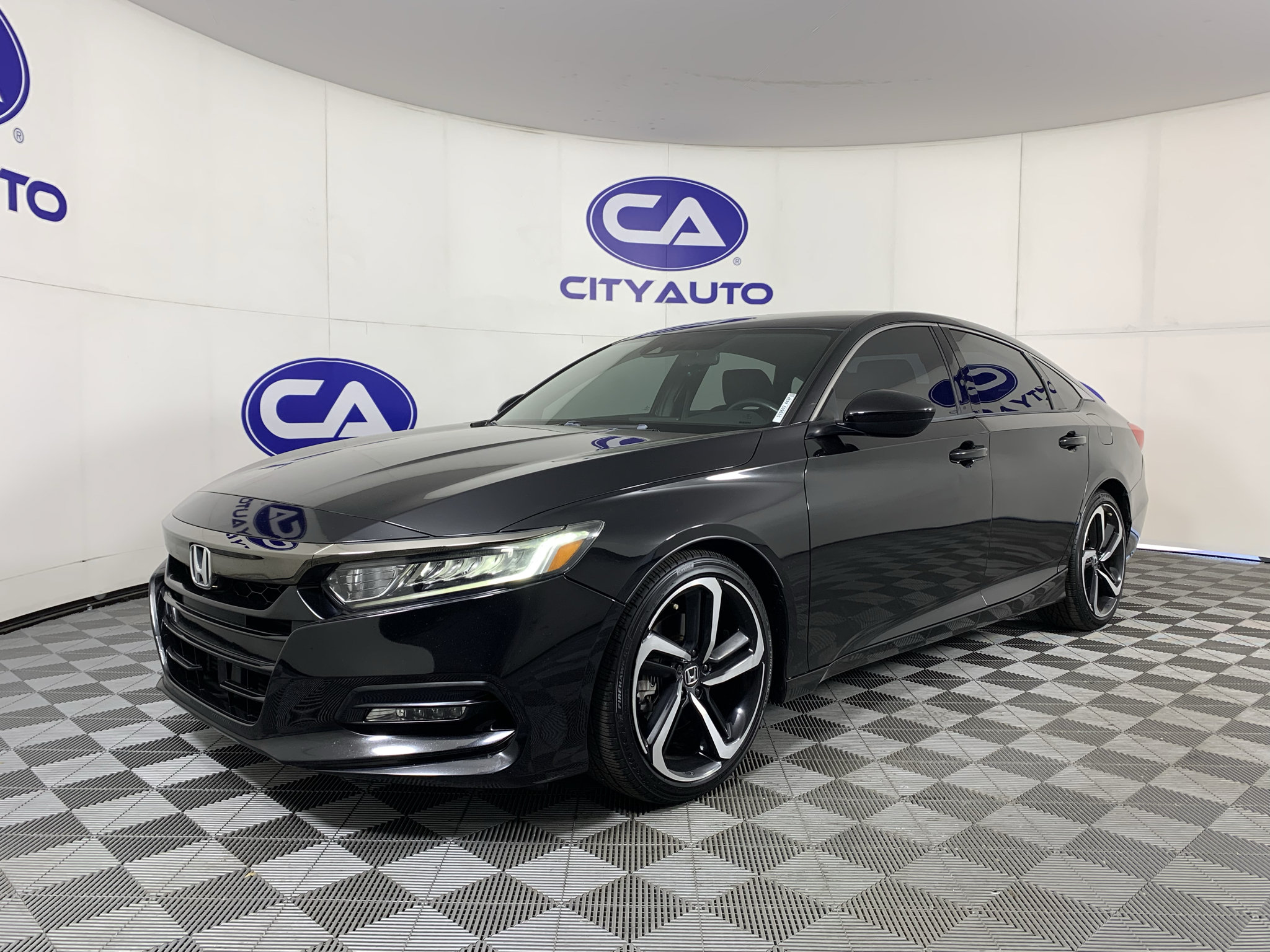 Used 2018 Honda Accord Sport image 7
