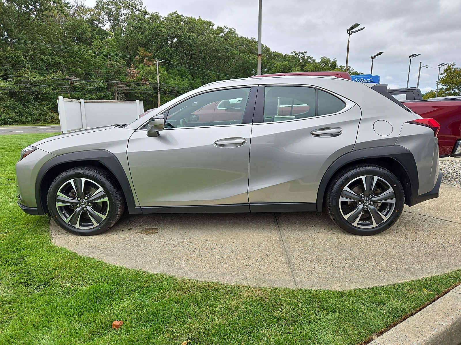 Used 2019 Lexus UX 200 FWD image 7