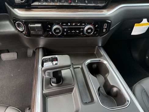 Used 2026 Chevrolet Silverado 1500 LT Trail Boss w/ LT Trail Boss Premium Package AWD/4WD image 21
