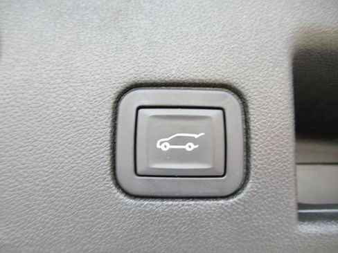 Used 2019 Chevrolet Equinox LT FWD image 32