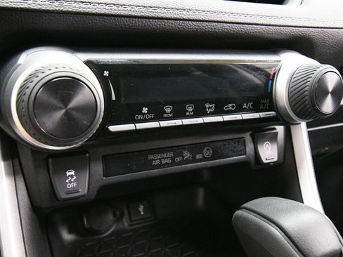 Certified 2022 Toyota RAV4 LE image 21