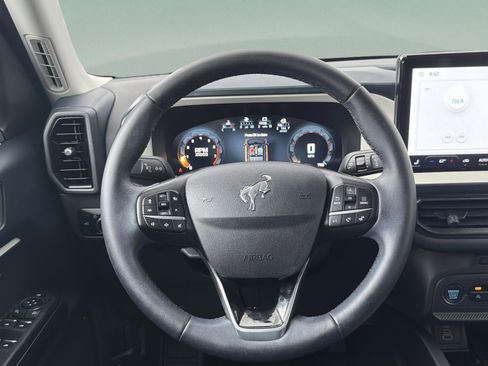 Used 2025 Ford Bronco Sport Heritage w/ Convenience Package image 11