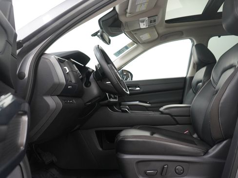 Used 2023 Nissan Pathfinder SL w/ SL Premium Package image 25