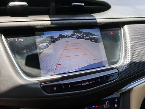 Used 2017 Cadillac XT5 Premium Luxury FWD image 17