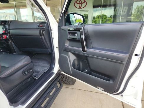 Used 2023 Toyota 4Runner TRD Off-Road Premium w/ Moonroof Package AWD/4WD image 27