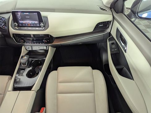 Used 2021 Nissan Rogue SL image 16