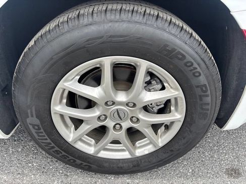 Used 2024 Chrysler Pacifica Touring-L FWD image 22