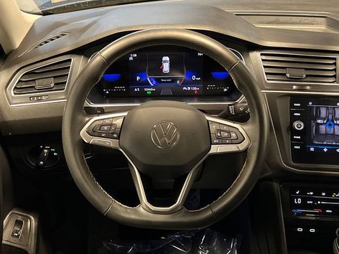 Certified 2023 Volkswagen Tiguan SE FWD image 20