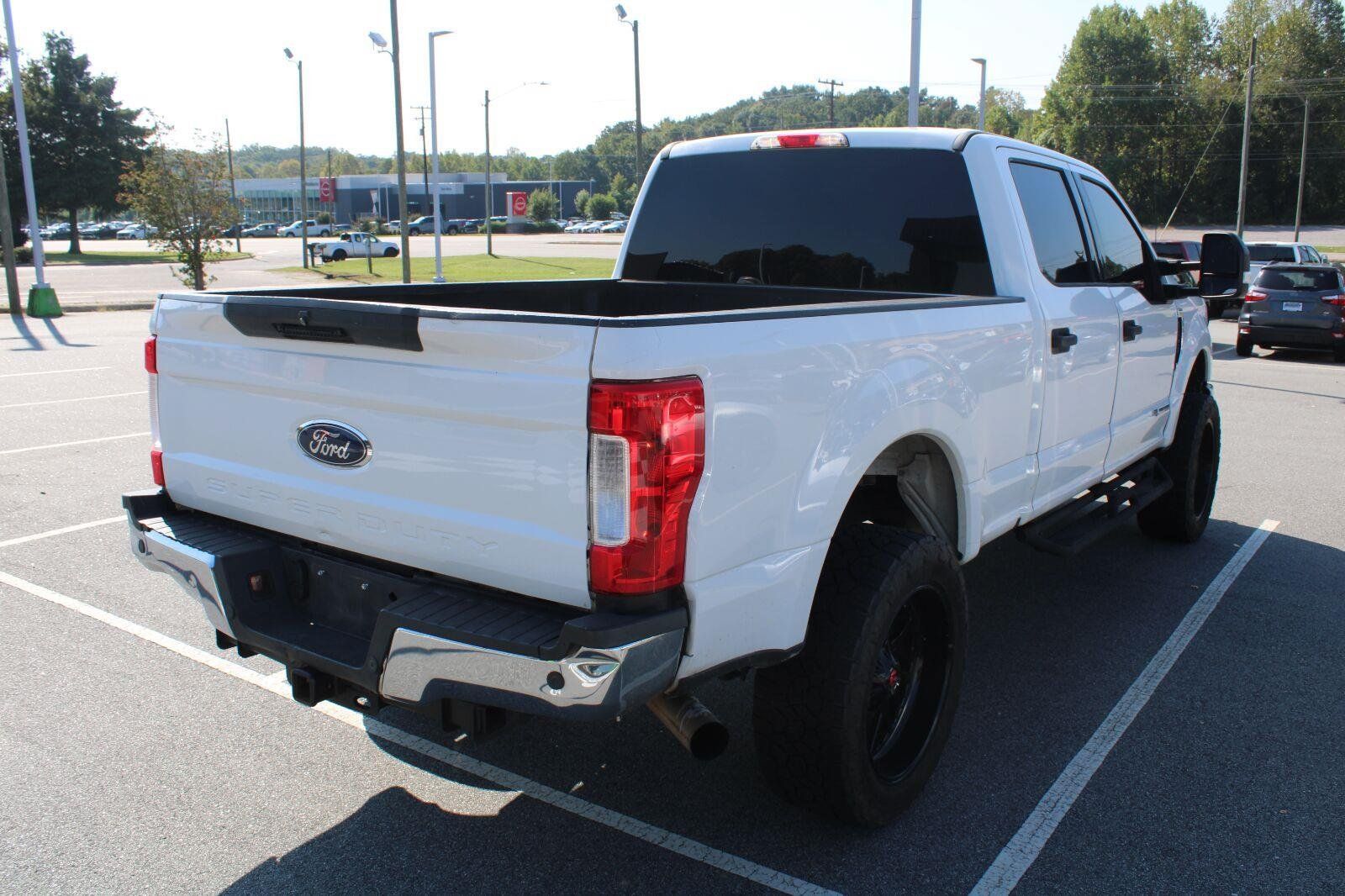 Used 2017 Ford F250 XLT w/ XLT Value Package AWD/4WD image 6