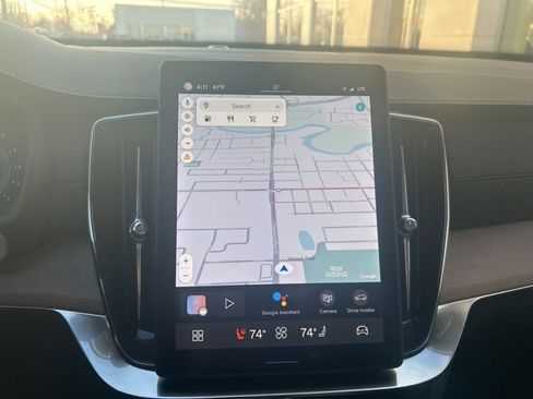 Used 2025 Volvo XC90 B6 Plus image 21