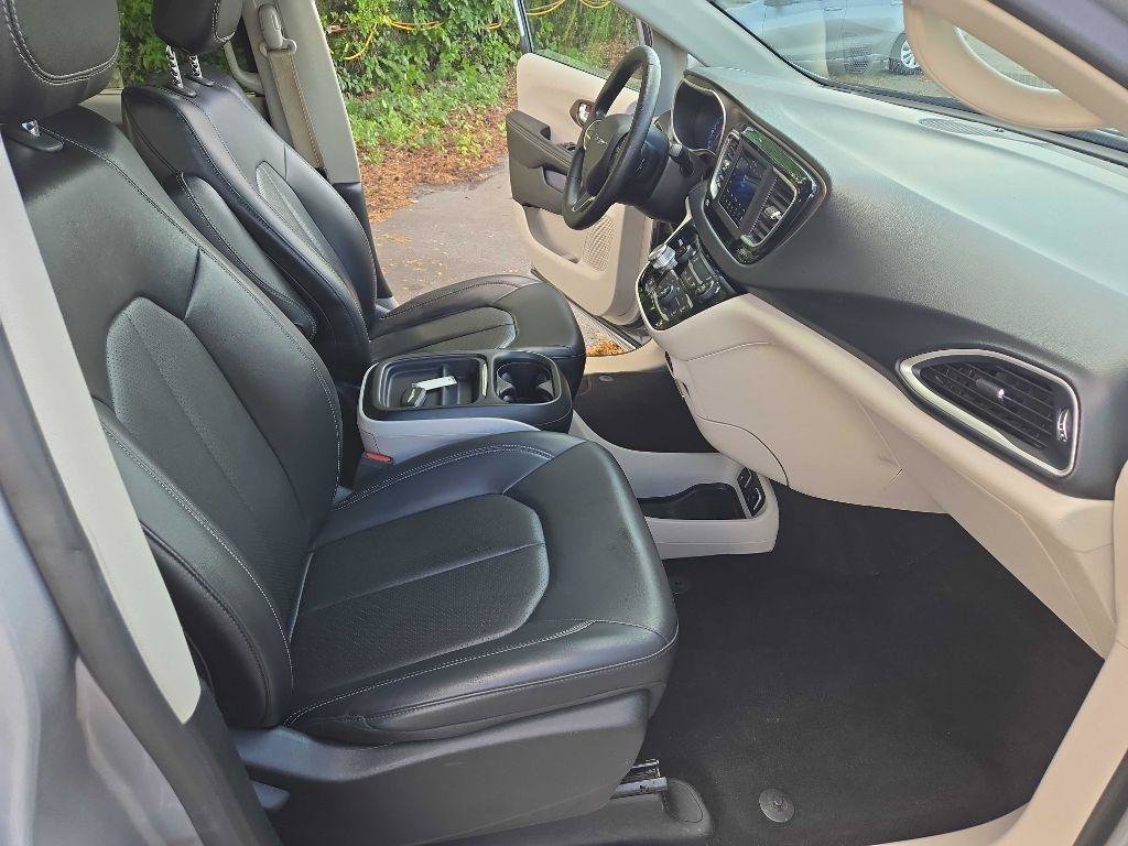 Used 2020 Chrysler Voyager Lxi FWD image 26