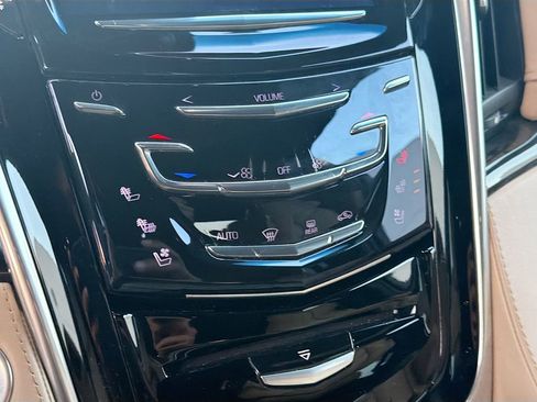 Used 2019 Cadillac Escalade Platinum image 31