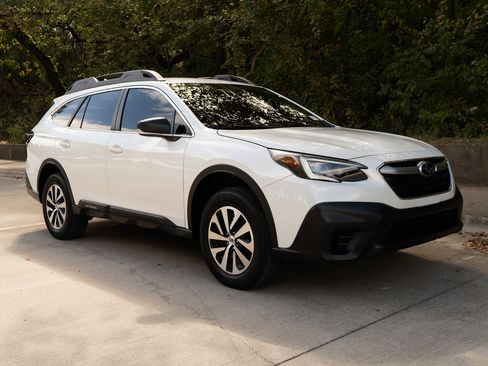 Used 2020 Subaru Outback image 2
